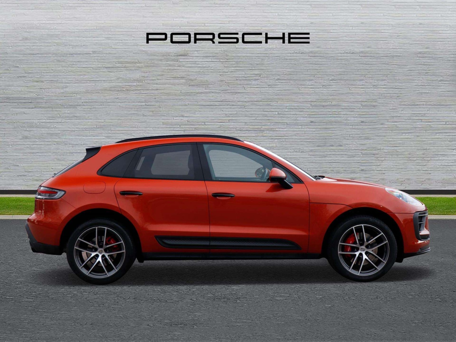 Used Porsche Macan 2021 for sale - 77076672: Photo 2