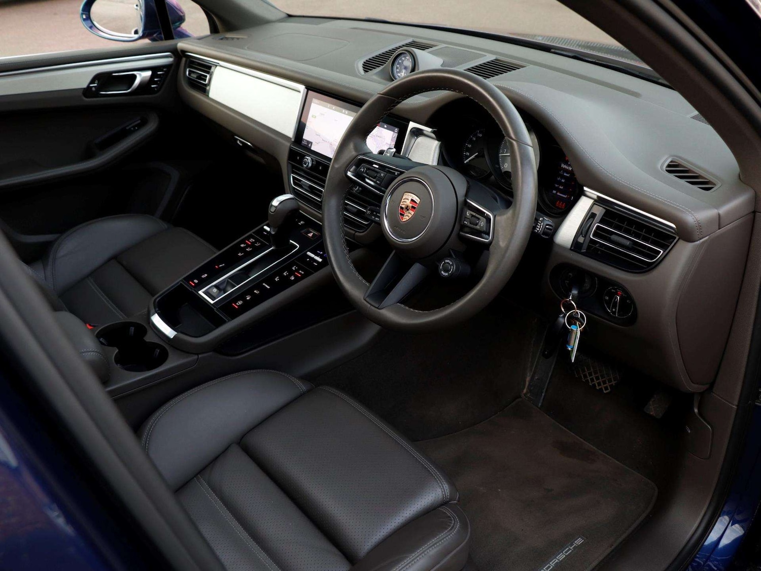 Used Porsche Macan 2023 for sale - 77076440: Photo 10