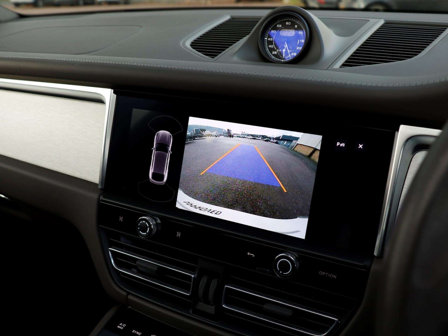 Used Porsche Macan 2023 for sale - 77076440: Photo 16