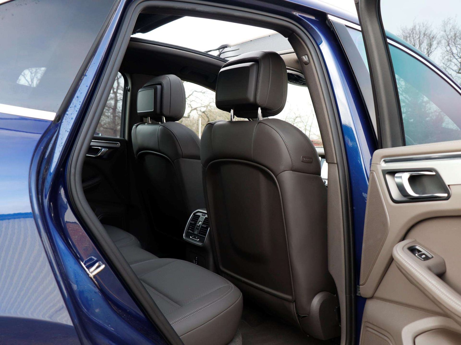 Used Porsche Macan 2023 for sale - 77076440: Photo 30