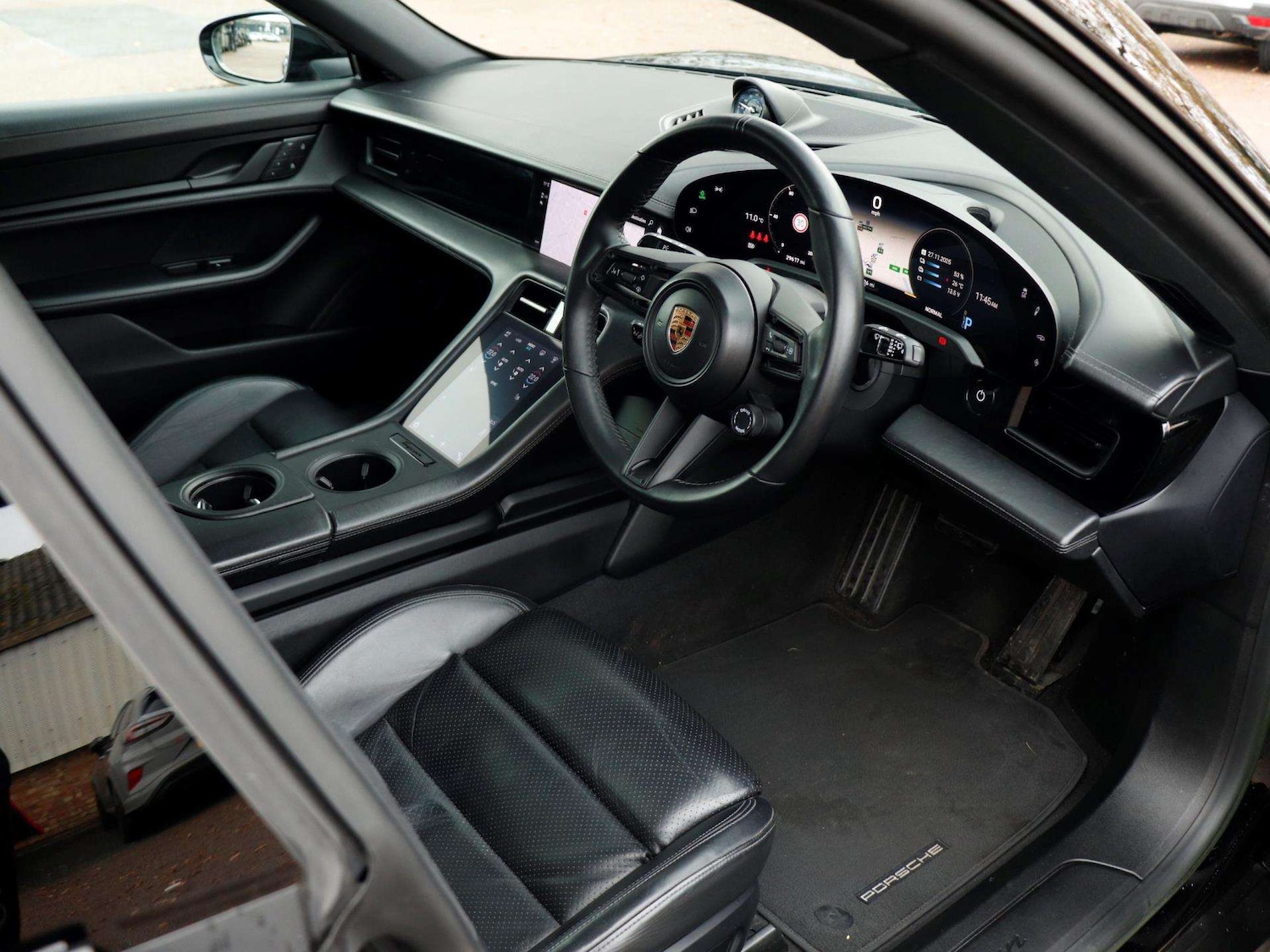 Used Porsche Taycan 2022 for sale - 76746076: Photo 10