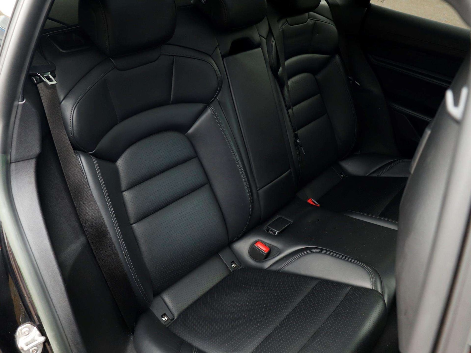 Used Porsche Taycan 2022 for sale - 76746076: Photo 24