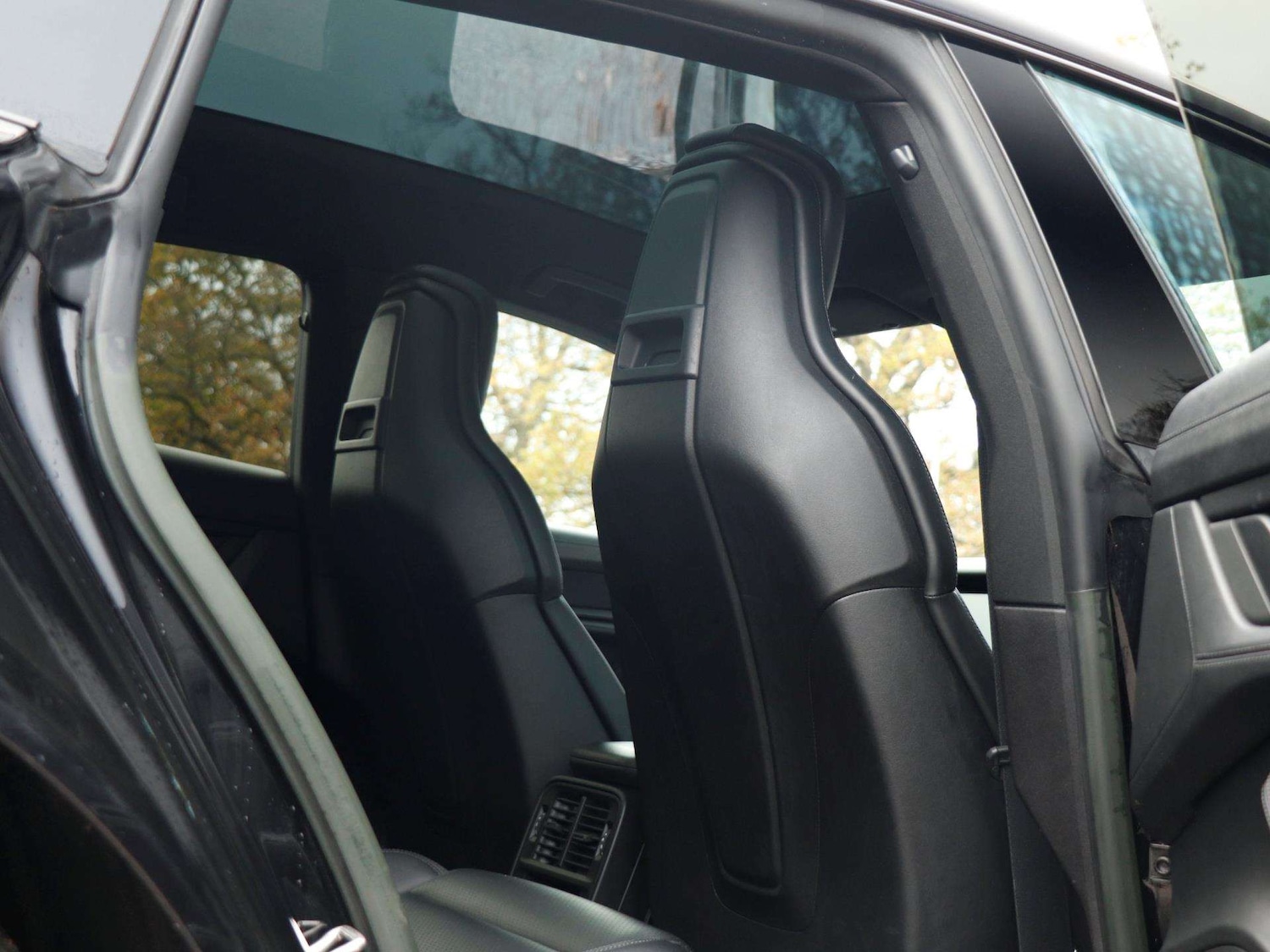 Used Porsche Taycan 2022 for sale - 76746076: Photo 25