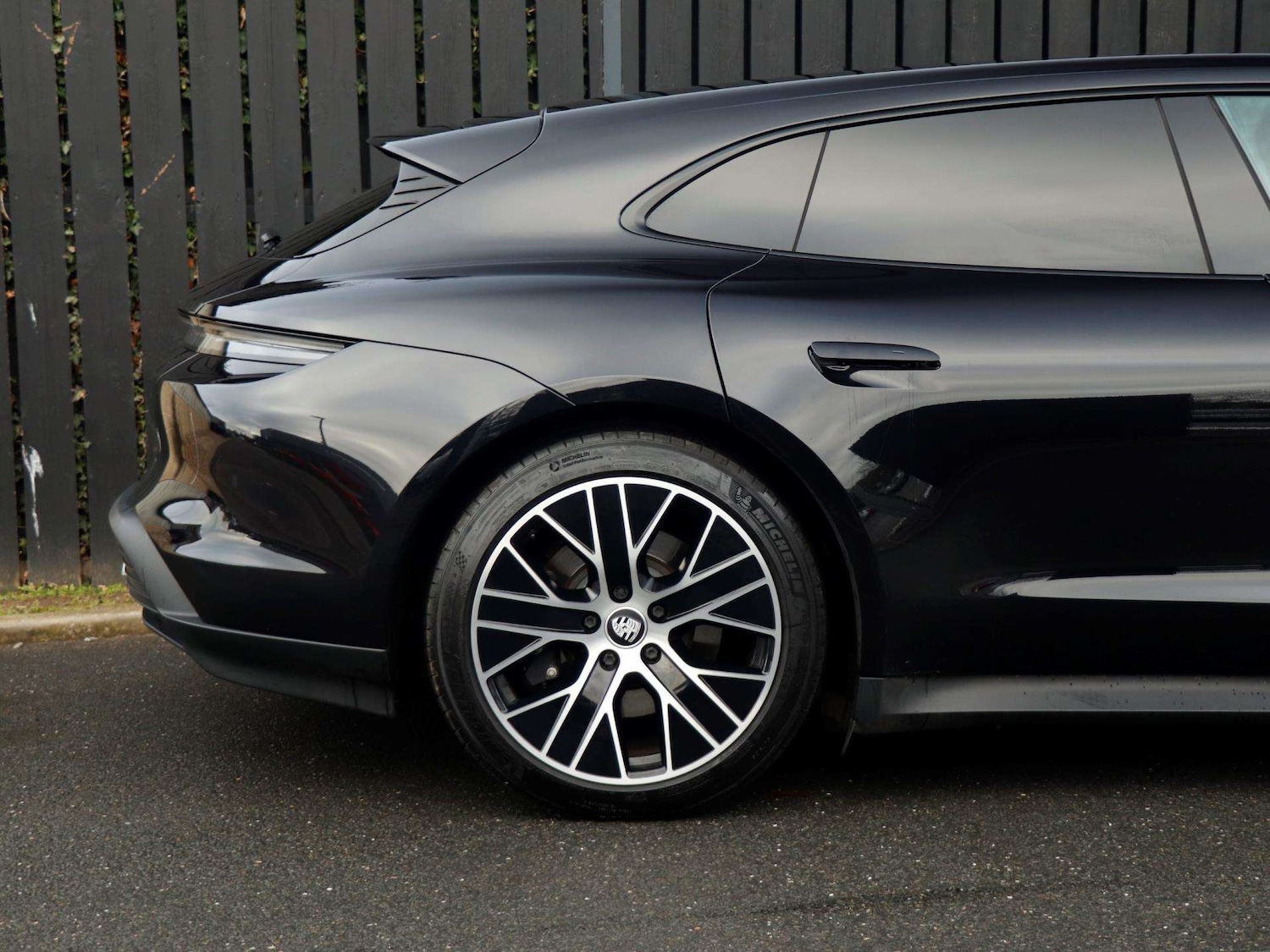 Used Porsche Taycan 2022 for sale - 76746076: Photo 26