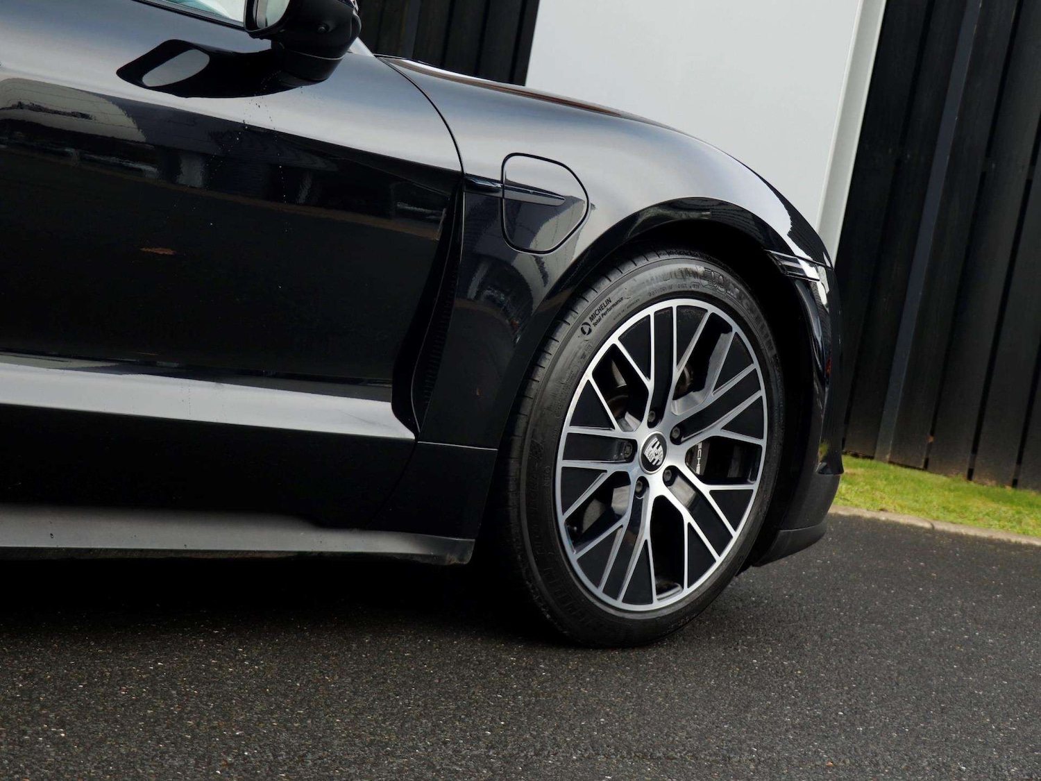 Used Porsche Taycan 2022 for sale - 76746076: Photo 27