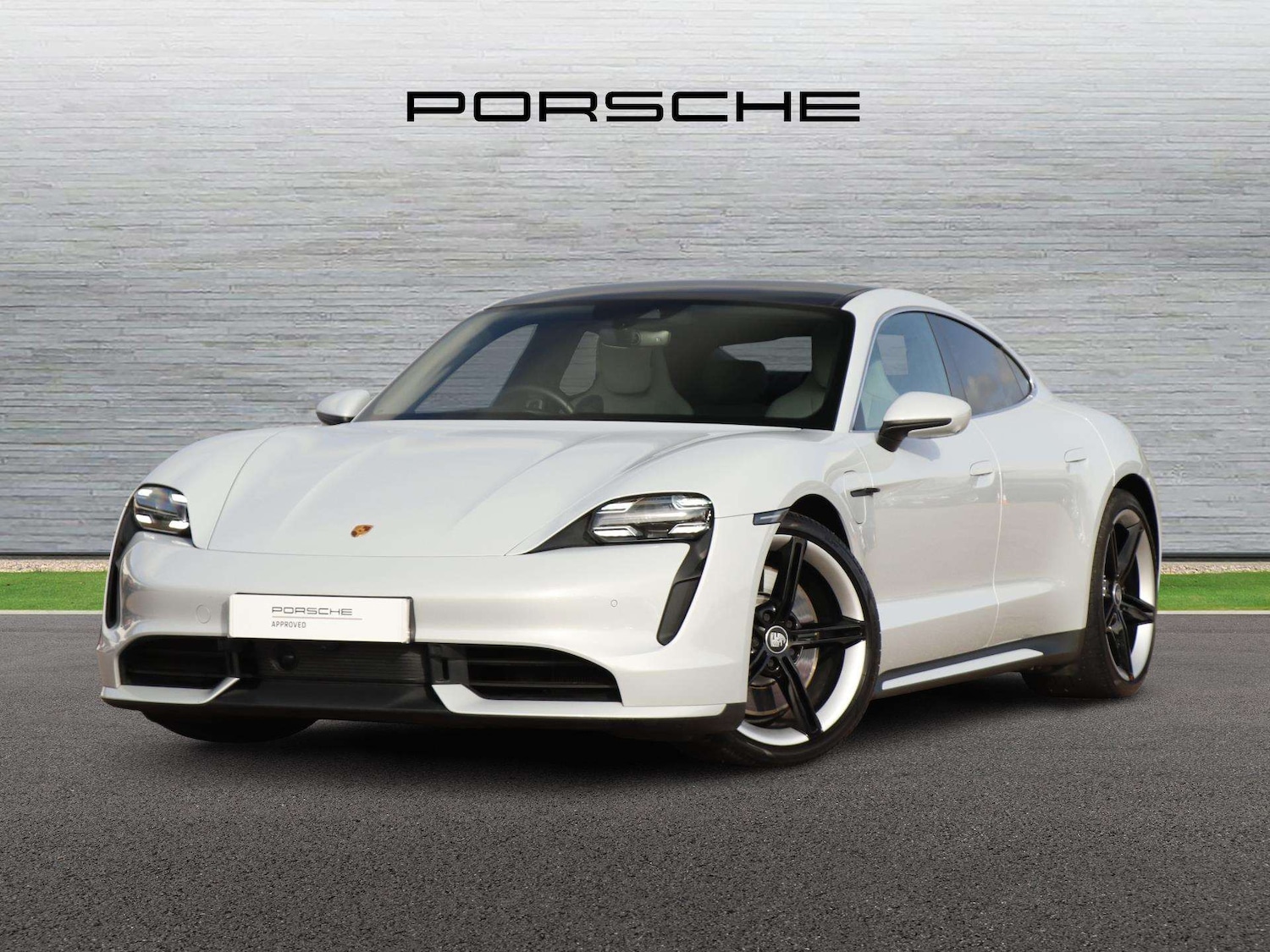 Used Porsche Taycan 2021 for sale - 77827442: Photo 2