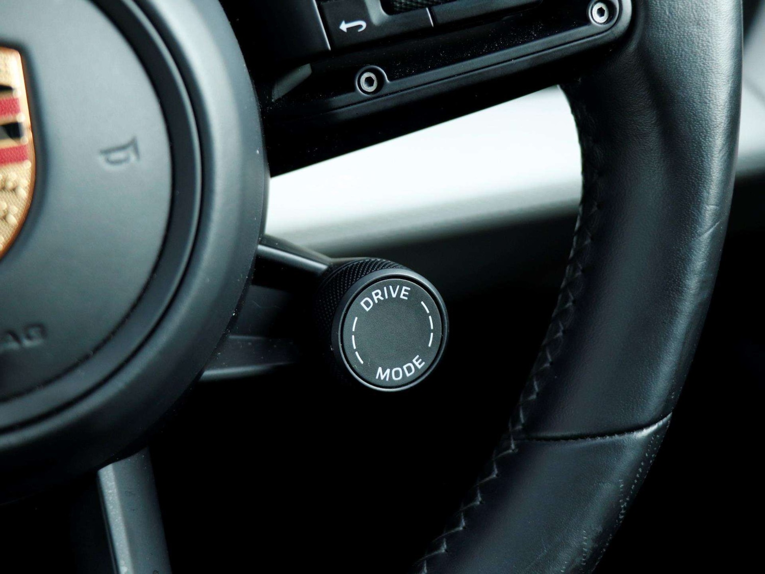 Used Porsche Taycan 2021 for sale - 77827442: Photo 21