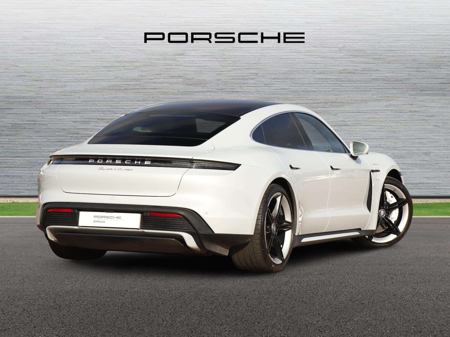 Used Porsche Taycan 2021 for sale - 77827442: Photo 3