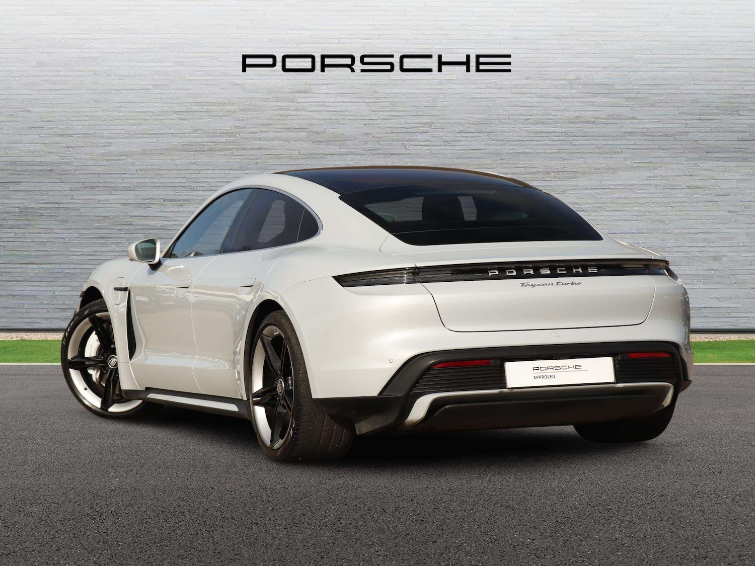 Used Porsche Taycan 2021 for sale - 77827442: Photo 4