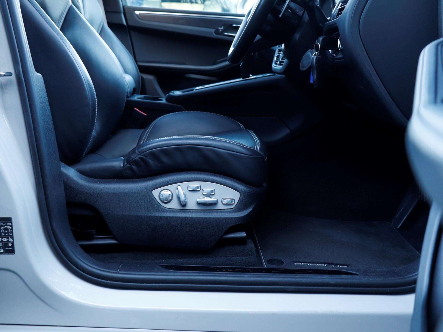 Used Porsche Macan 2022 for sale - 76087842: Photo 22