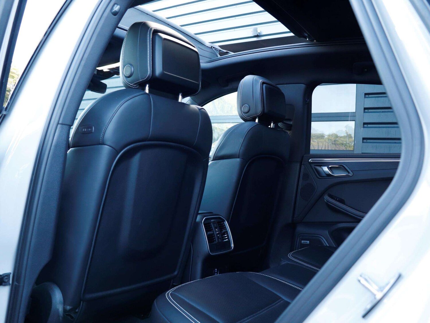 Used Porsche Macan 2022 for sale - 76087842: Photo 27