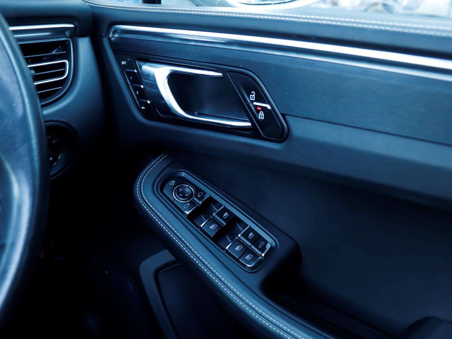 Used Porsche Macan 2022 for sale - 76087842: Photo 28