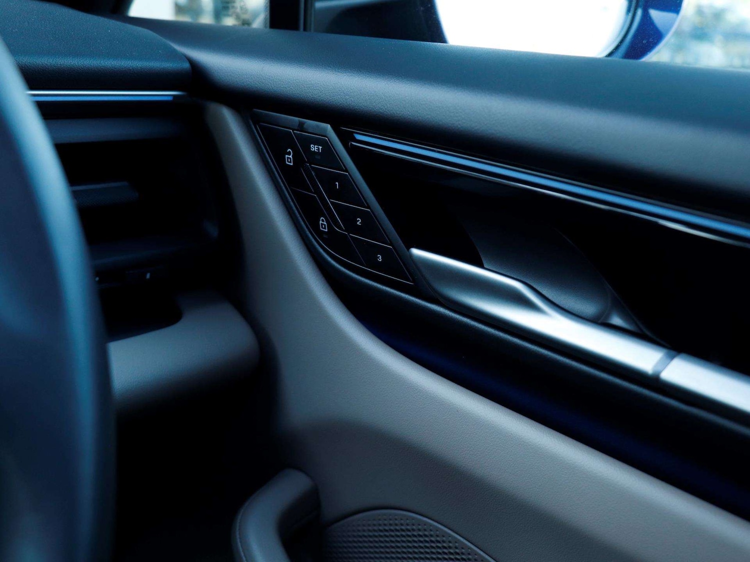 Used Porsche Macan 2025 for sale - 77112446: Photo 19