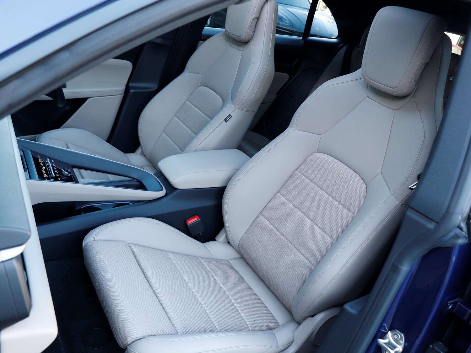 Used Porsche Macan 2025 for sale - 77112446: Photo 27