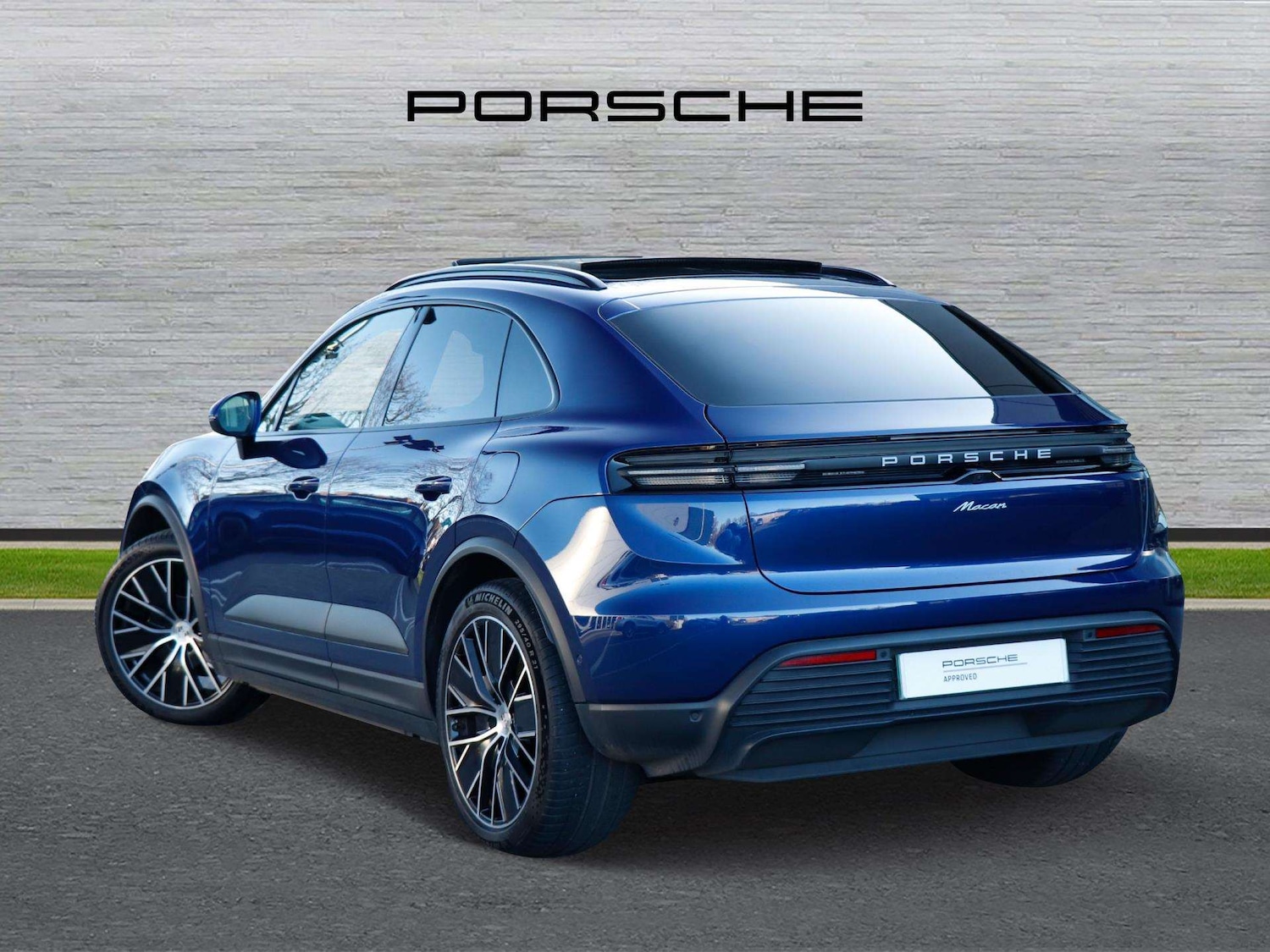 Used Porsche Macan 2025 for sale - 77112446: Photo 5