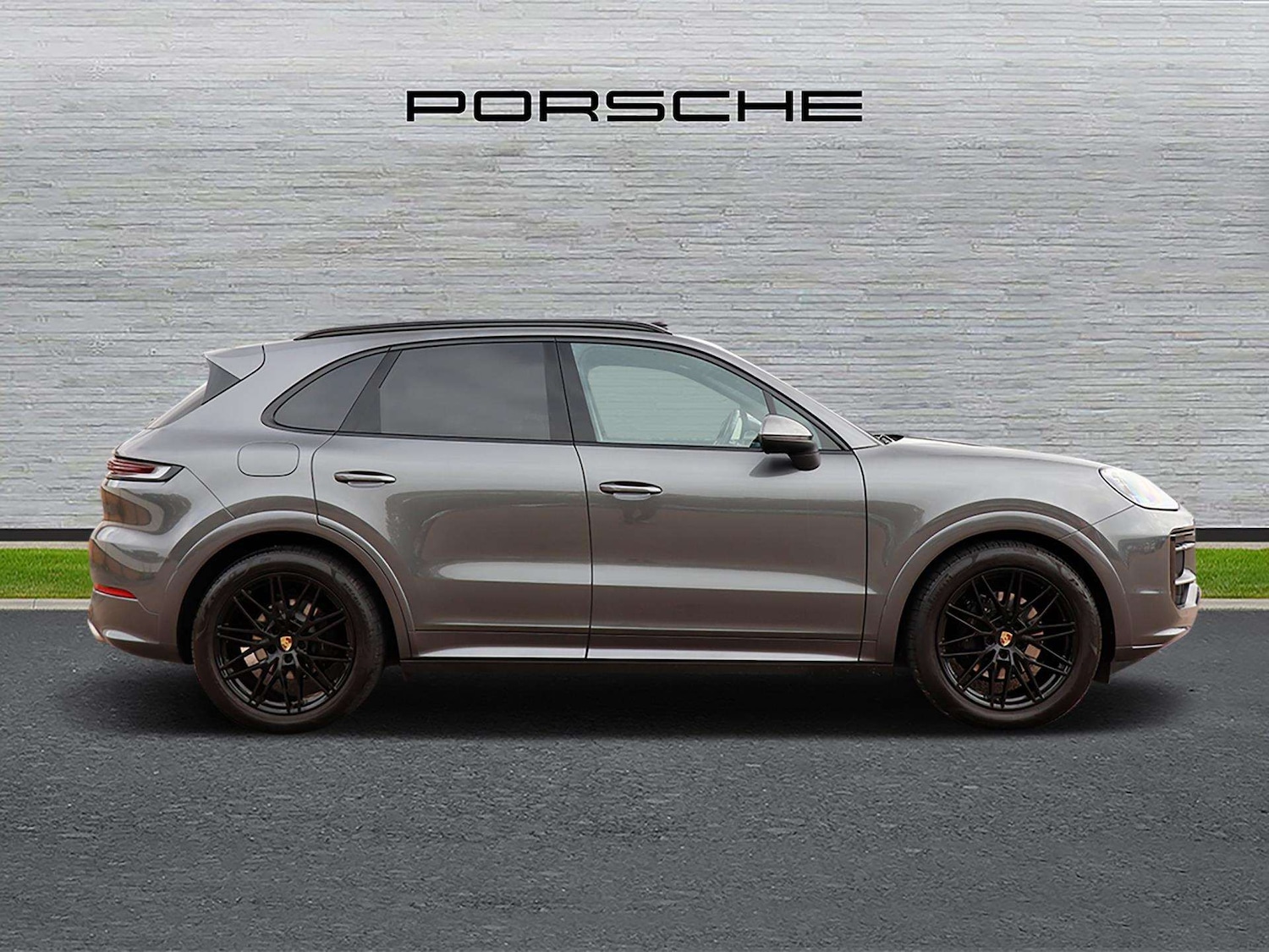 Used Porsche Cayenne 2024 for sale - 76351714: Photo 2