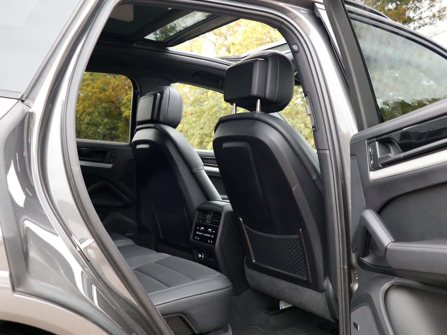 Used Porsche Cayenne 2024 for sale - 76351714: Photo 27