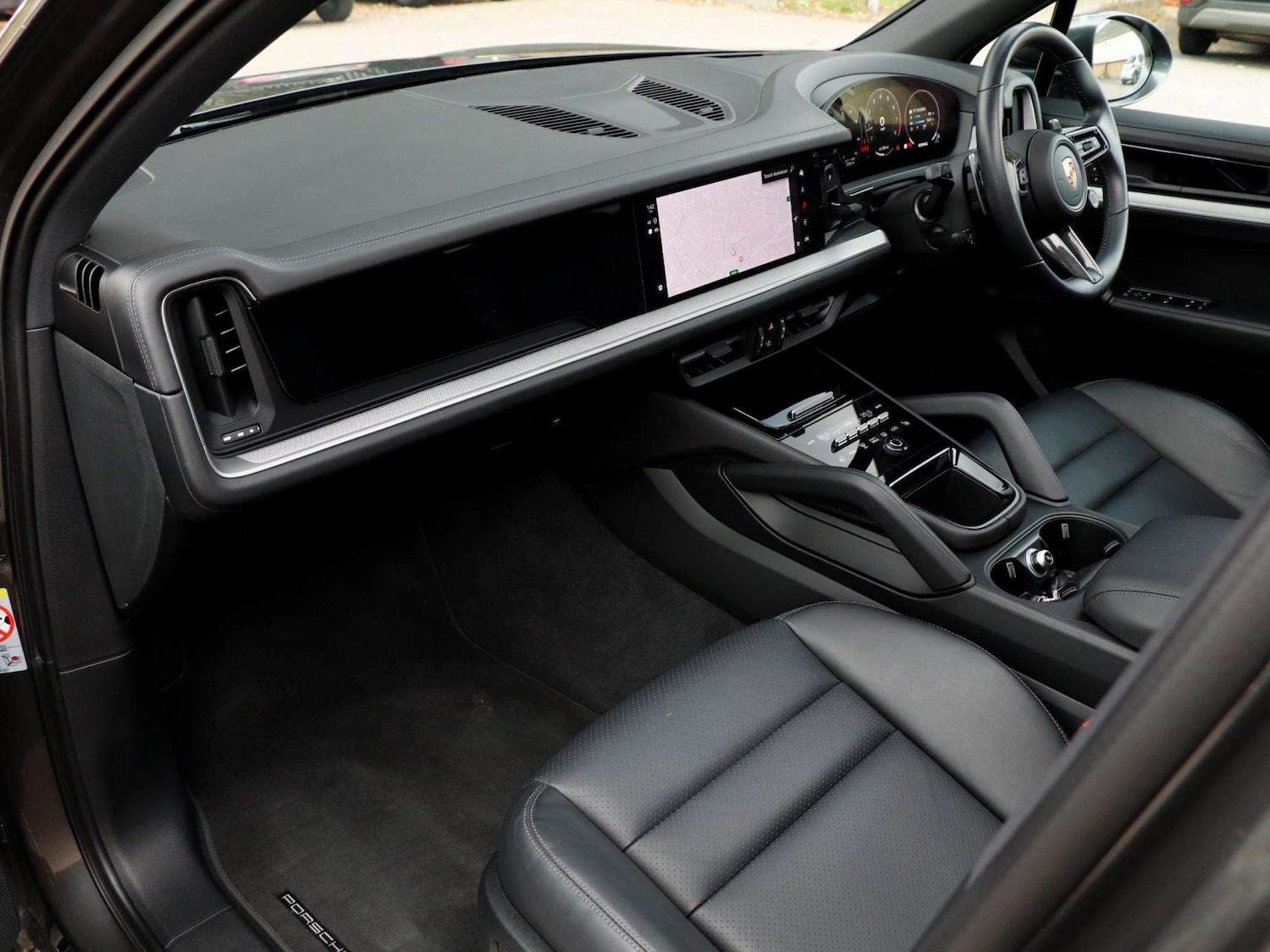 Used Porsche Cayenne 2024 for sale - 76351714: Photo 9