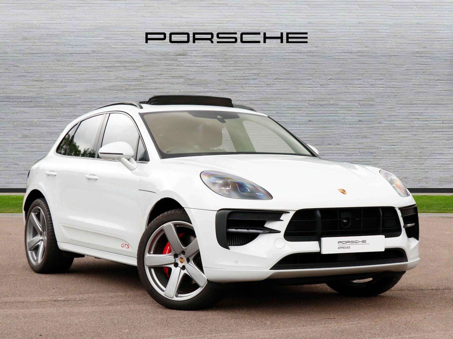 Used Porsche Macan 2020 for sale - 76842843: Photo 1