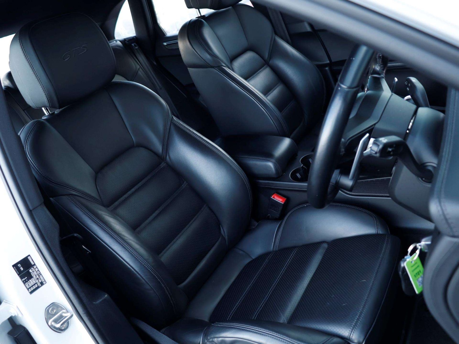 Used Porsche Macan 2020 for sale - 76842843: Photo 25