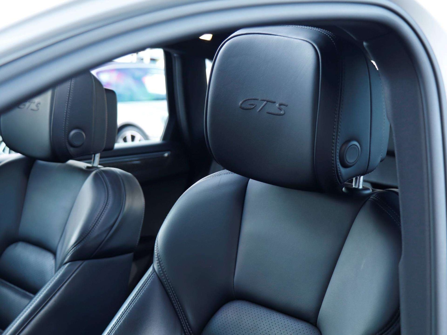 Used Porsche Macan 2020 for sale - 76842843: Photo 29