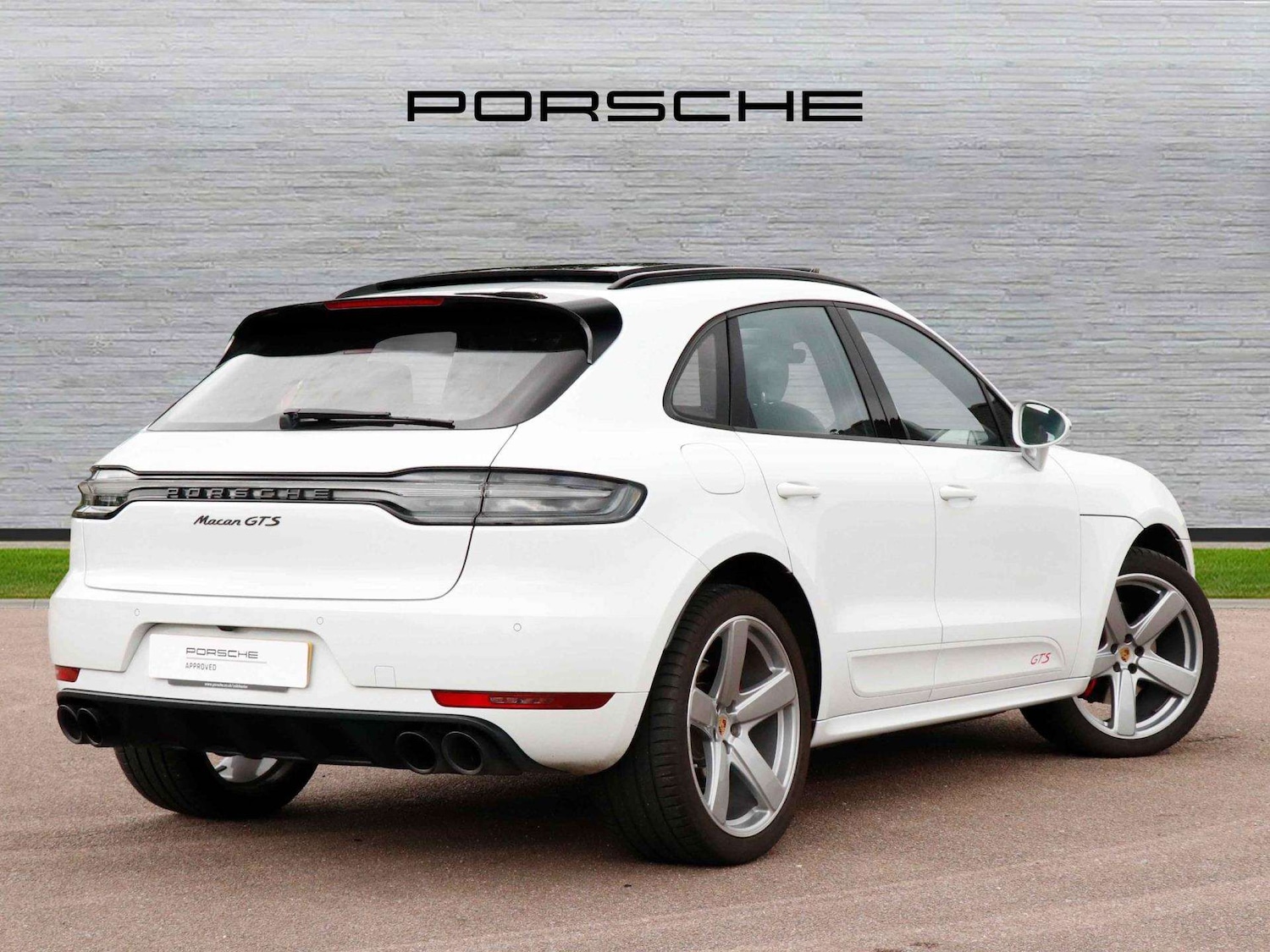 Used Porsche Macan 2020 for sale - 76842843: Photo 3