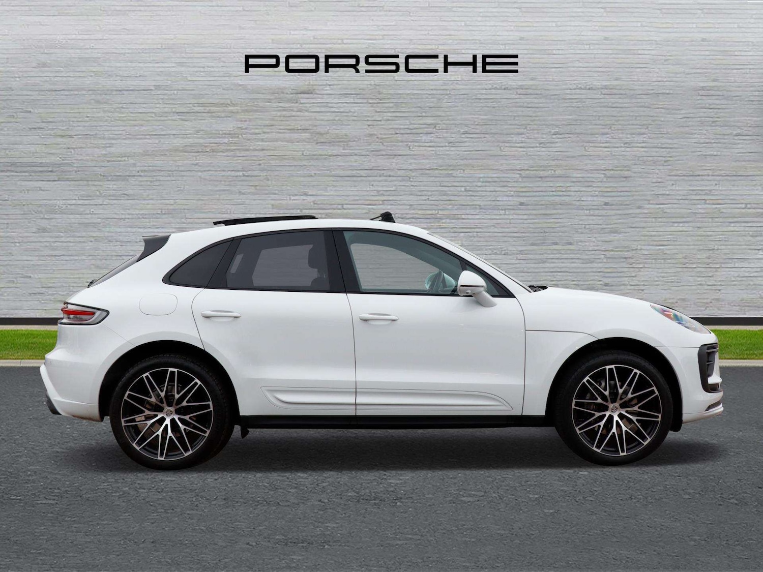 Used Porsche Macan 2022 for sale - 77076446: Photo 2