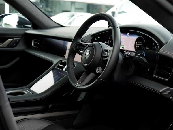 Used Porsche Taycan 2024 for sale - 75282191: Photo 11