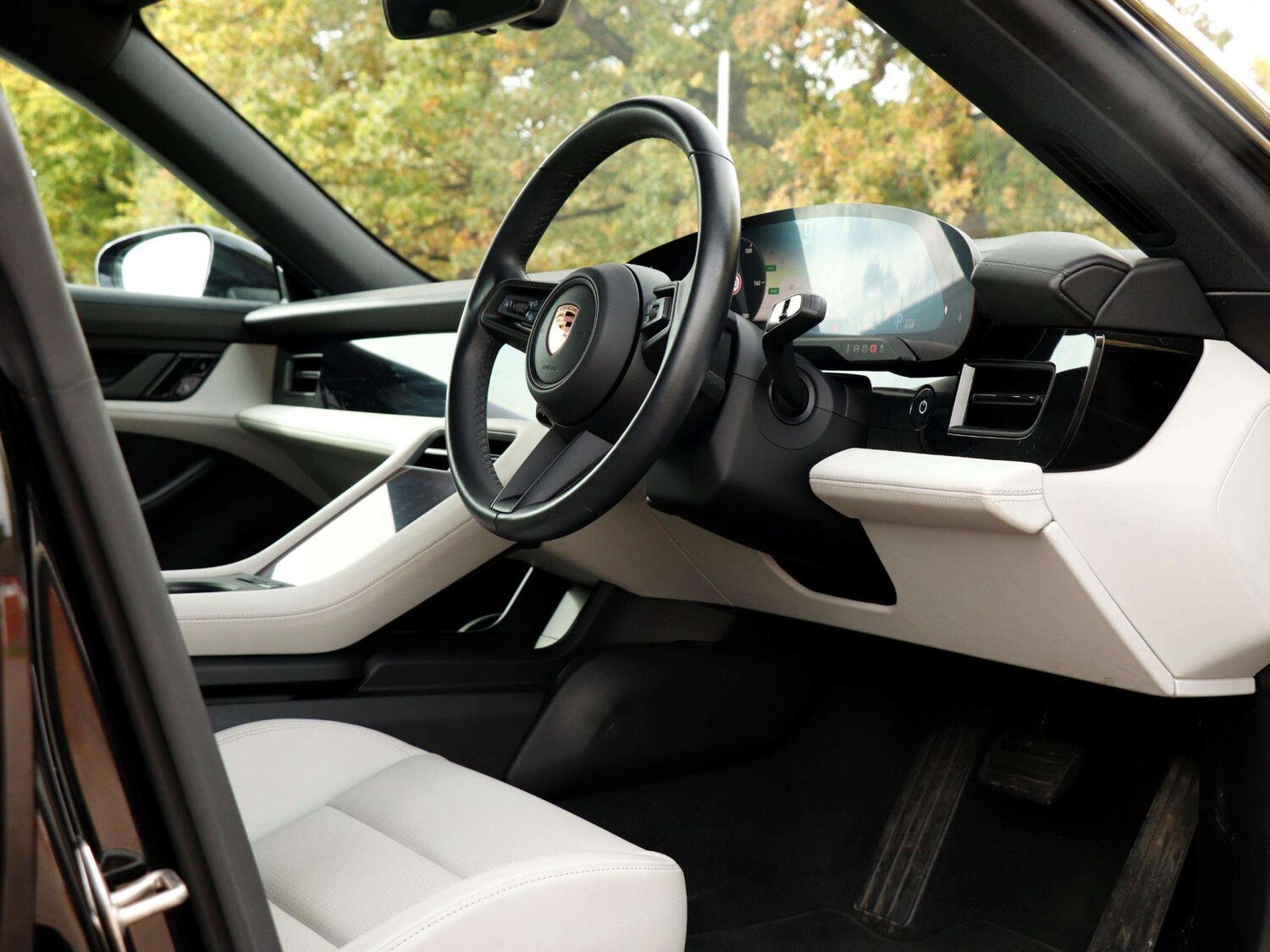 Used Porsche Taycan 2021 for sale - 76310811: Photo 12