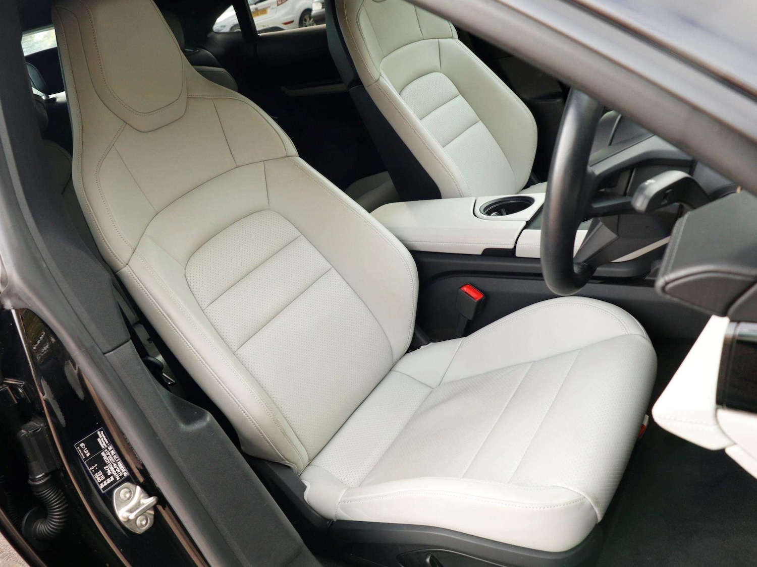 Used Porsche Taycan 2021 for sale - 76310811: Photo 19