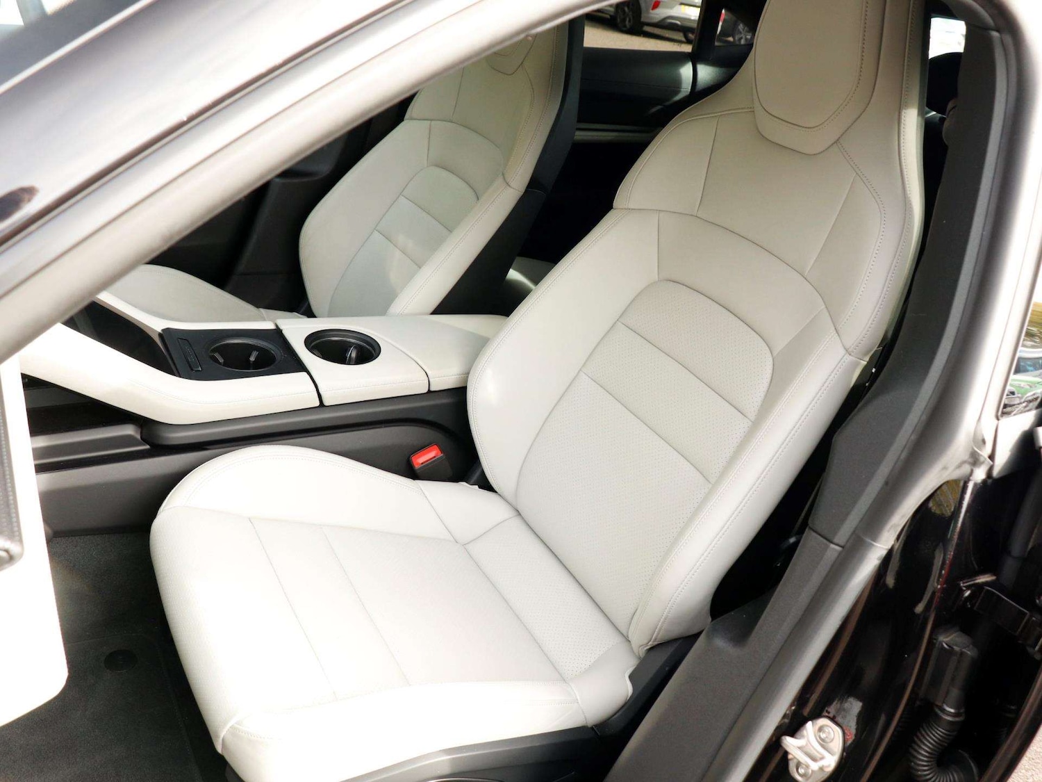 Used Porsche Taycan 2021 for sale - 76310811: Photo 20