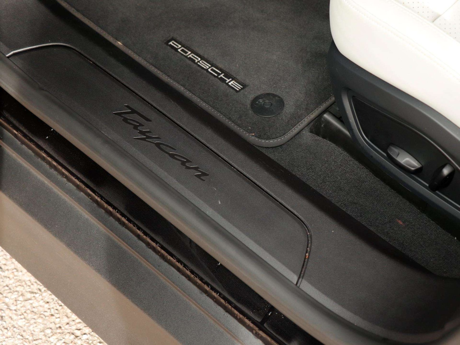 Used Porsche Taycan 2021 for sale - 76310811: Photo 22
