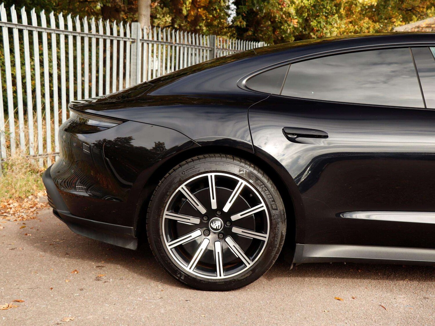 Used Porsche Taycan 2021 for sale - 76310811: Photo 26