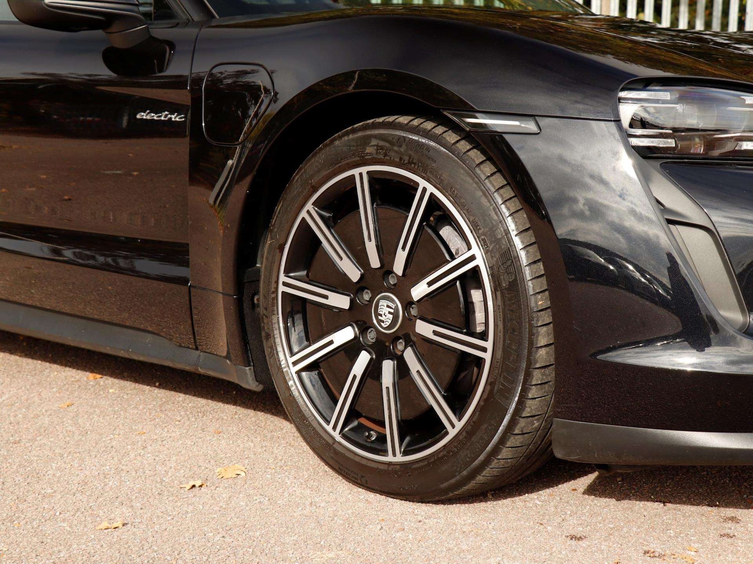 Used Porsche Taycan 2021 for sale - 76310811: Photo 27