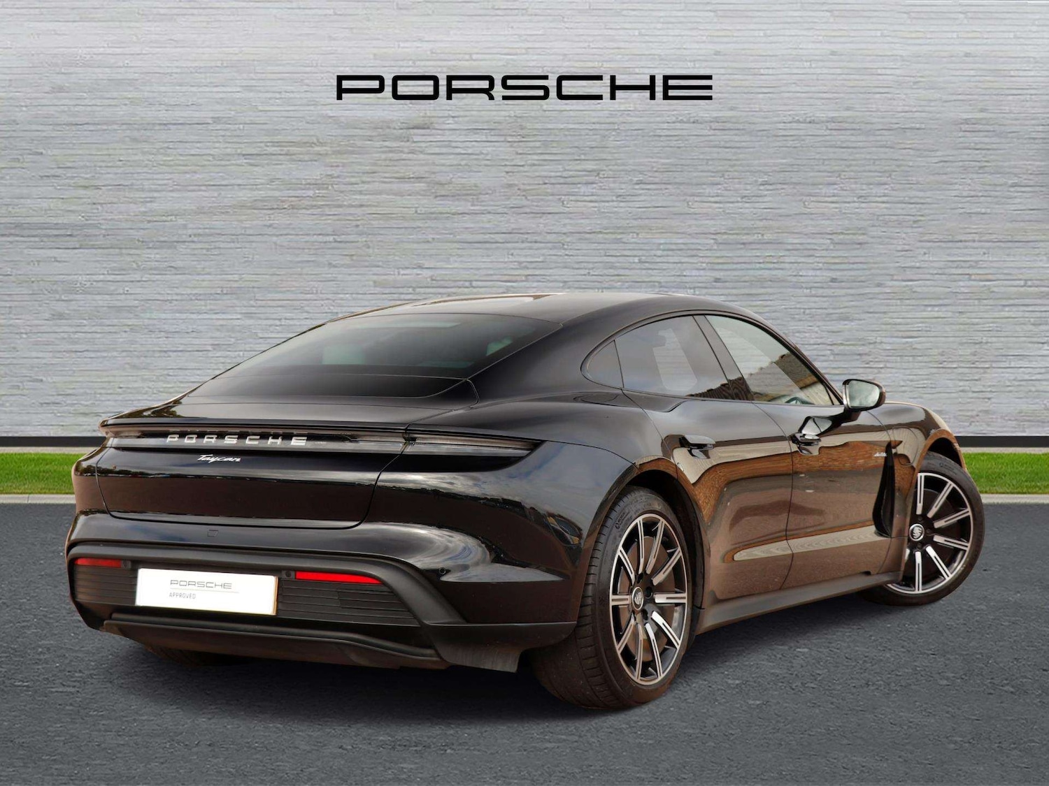 Used Porsche Taycan 2021 for sale - 76310811: Photo 3