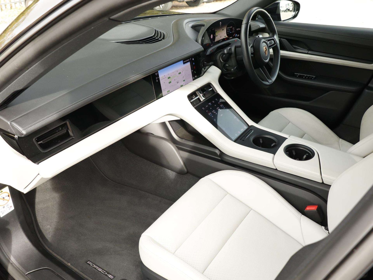 Used Porsche Taycan 2021 for sale - 76310811: Photo 9