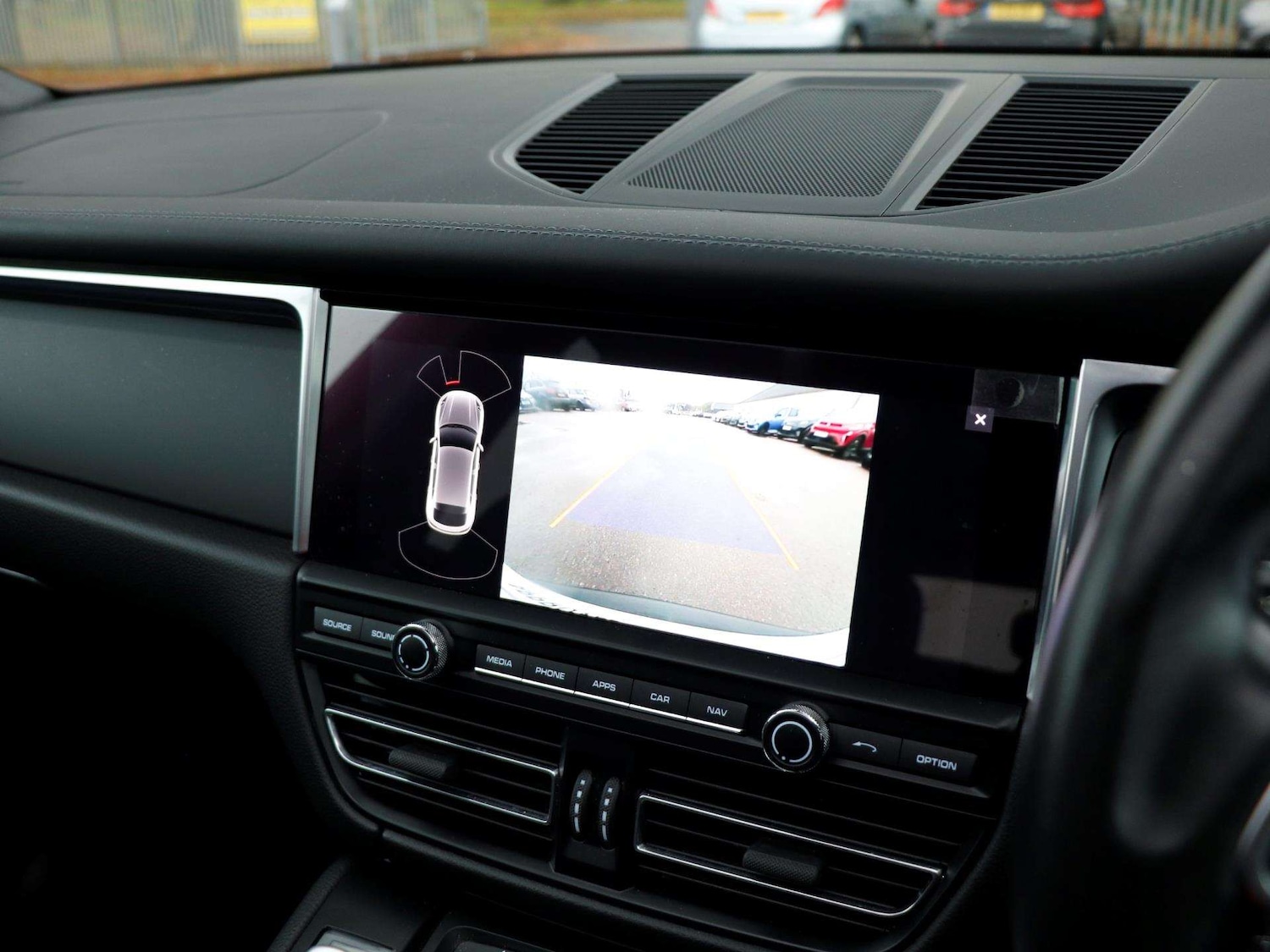 Used Porsche Macan 2018 for sale - 76789358: Photo 15