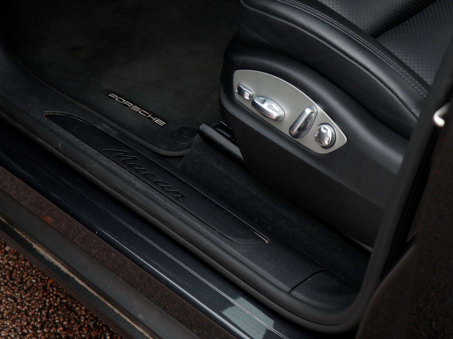 Used Porsche Macan 2018 for sale - 76789358: Photo 24