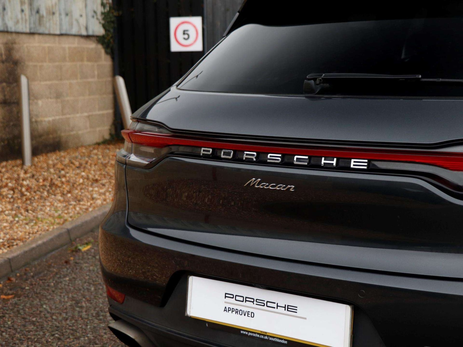 Used Porsche Macan 2018 for sale - 76789358: Photo 25