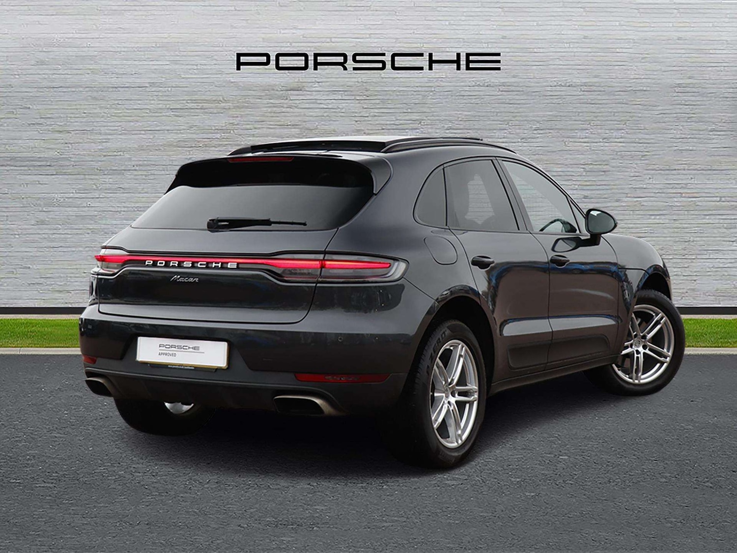 Used Porsche Macan 2018 for sale - 76789358: Photo 3