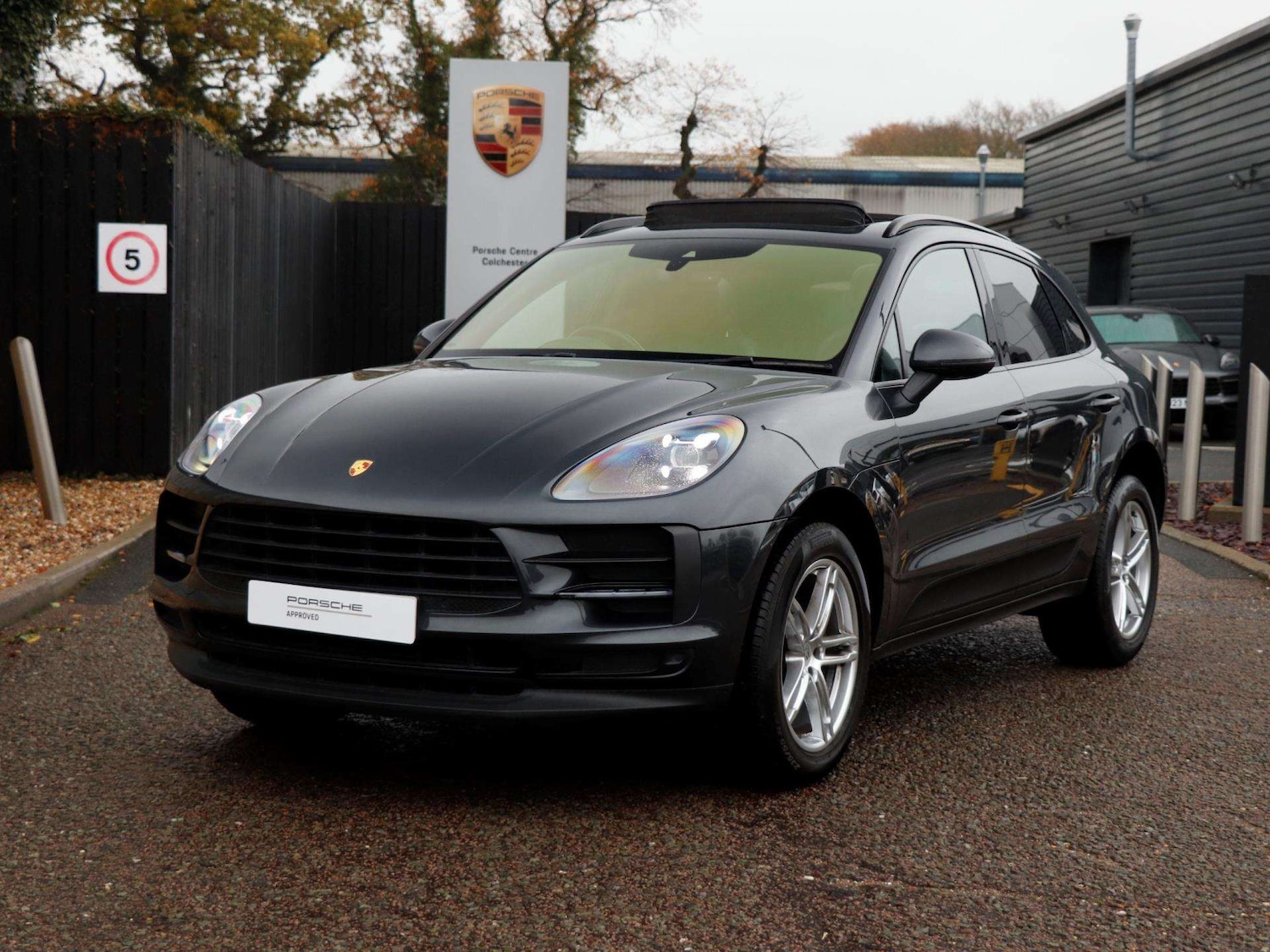 Used Porsche Macan 2018 for sale - 76789358: Photo 33