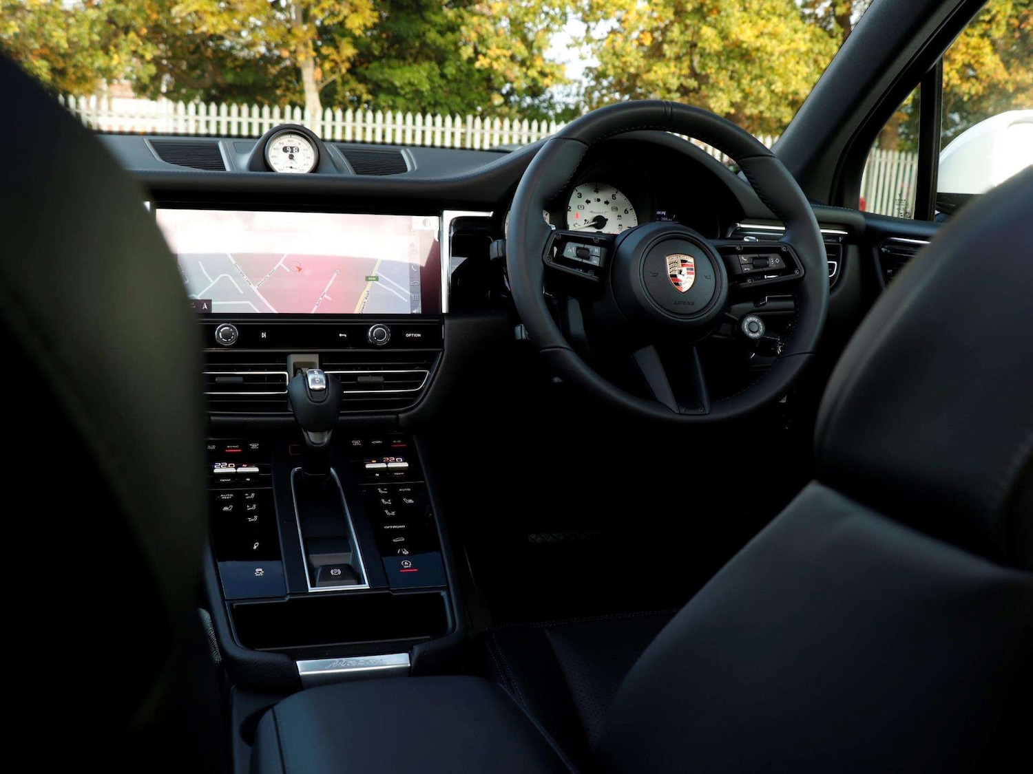 Used Porsche Macan 2025 for sale - 76875716: Photo 12