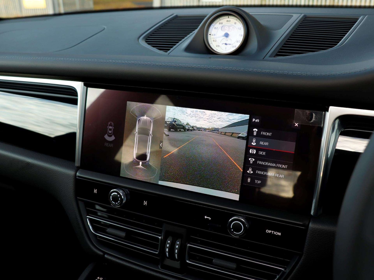 Used Porsche Macan 2025 for sale - 76875716: Photo 15