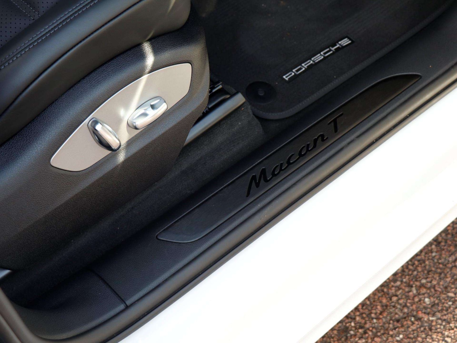 Used Porsche Macan 2025 for sale - 76875716: Photo 24