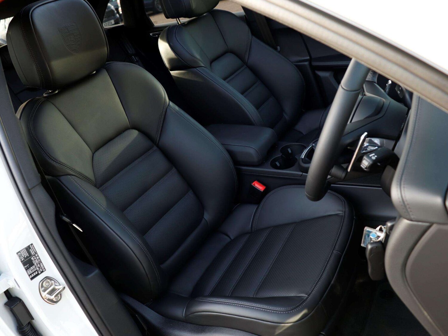 Used Porsche Macan 2025 for sale - 76875716: Photo 25