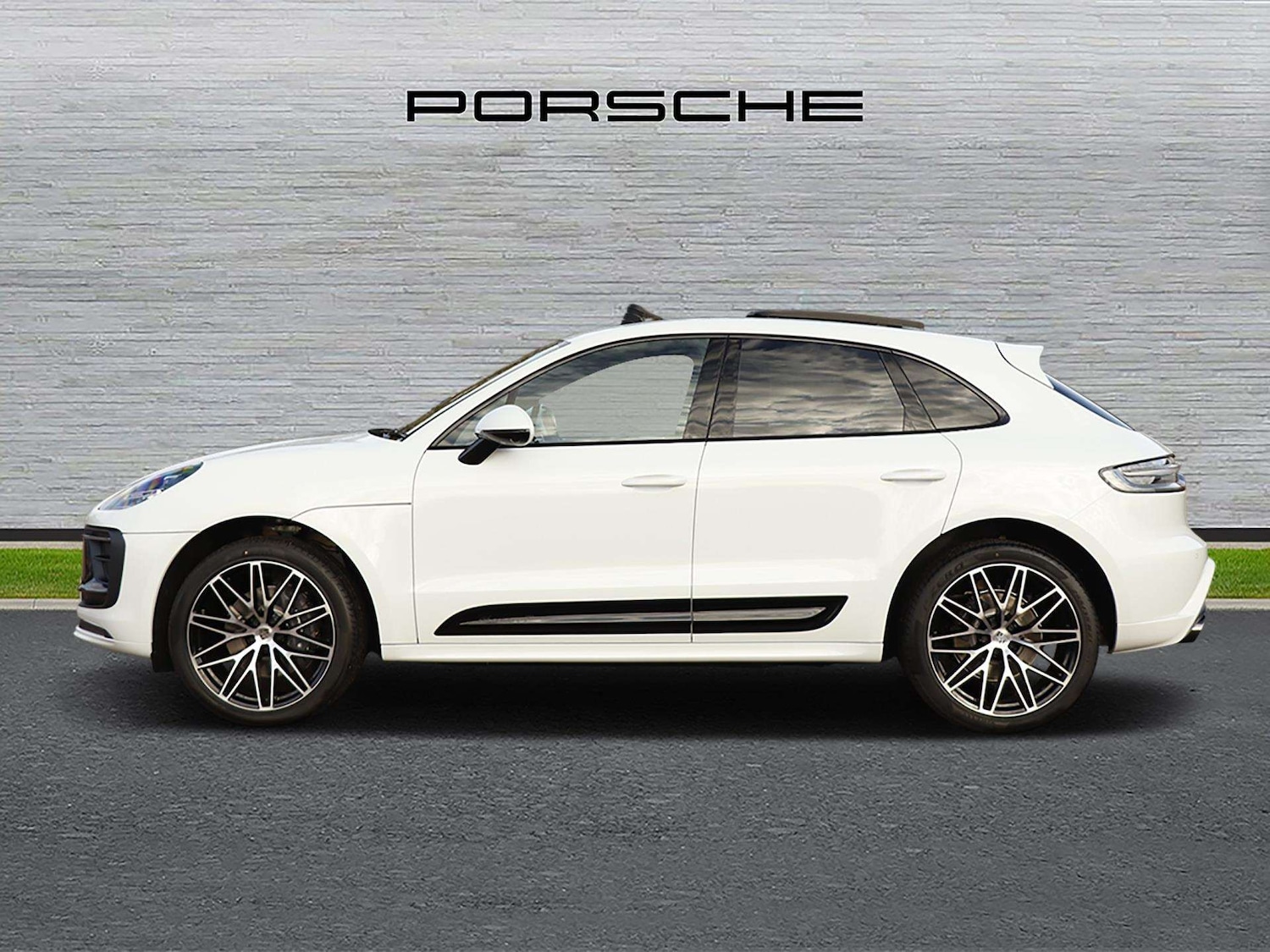 Used Porsche Macan 2025 for sale - 76875716: Photo 6