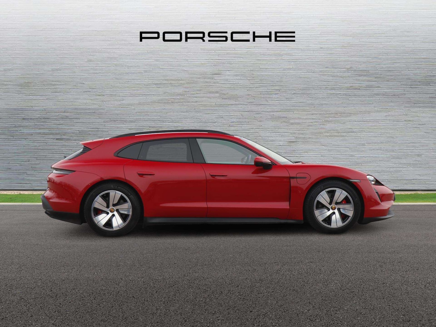 Used Porsche Taycan 2023 for sale - 77772057: Photo 2