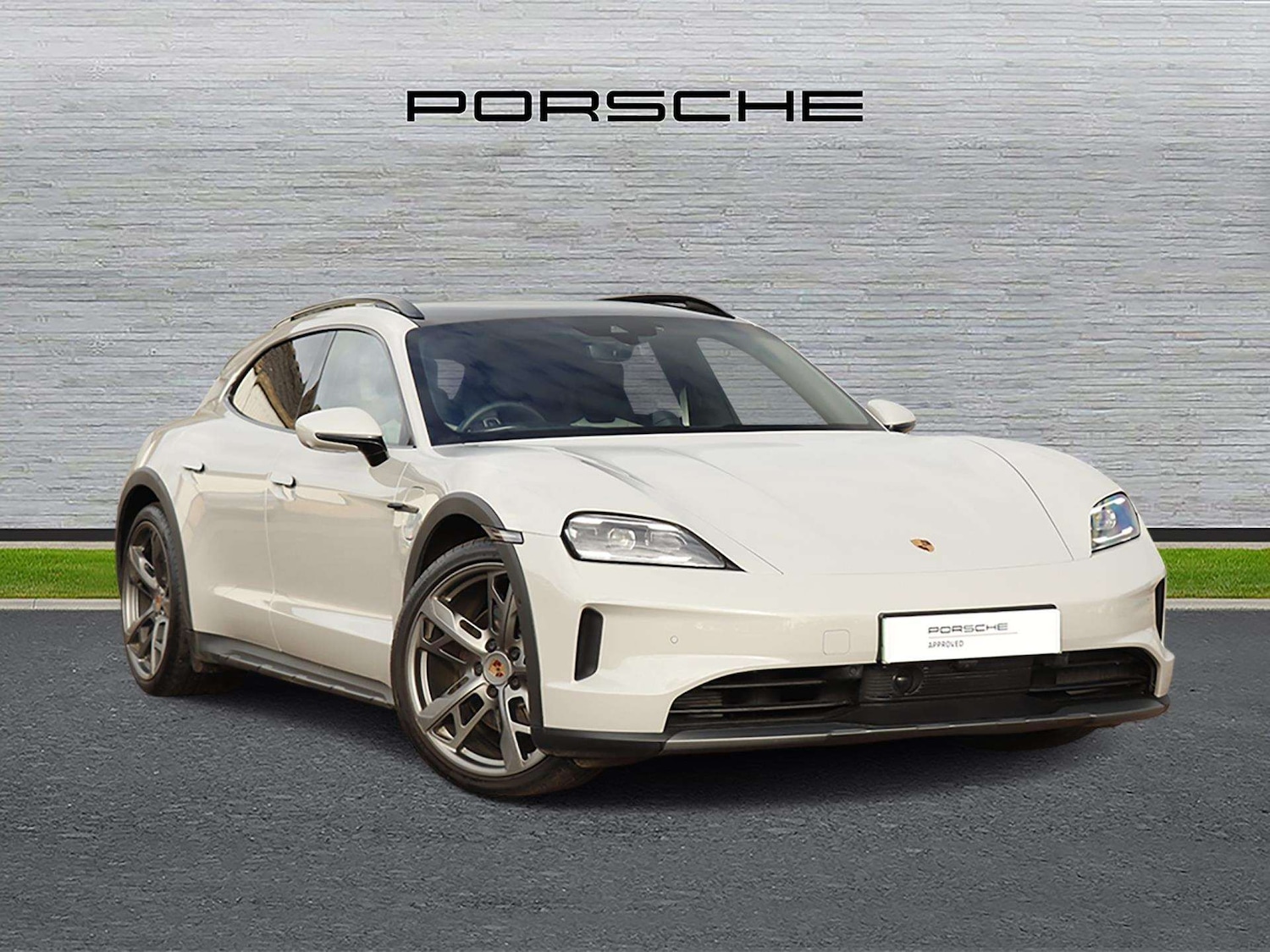 Used Porsche Taycan 2024 for sale - 76390589: Photo 1