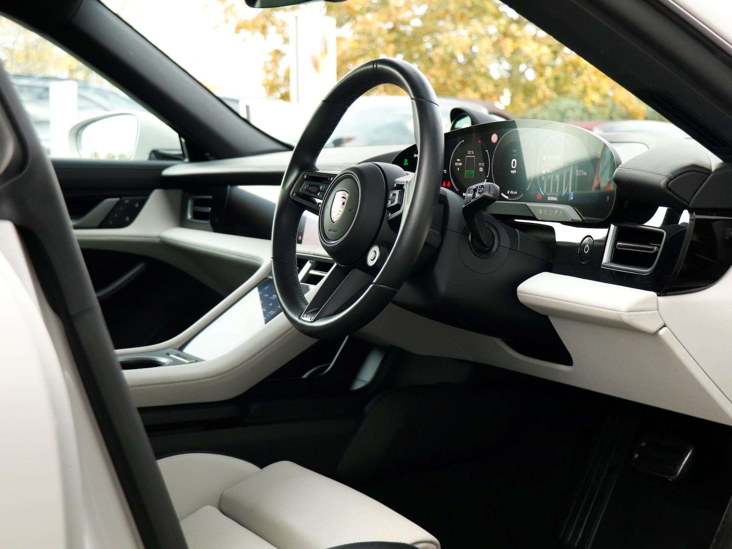 Used Porsche Taycan 2024 for sale - 76390589: Photo 11