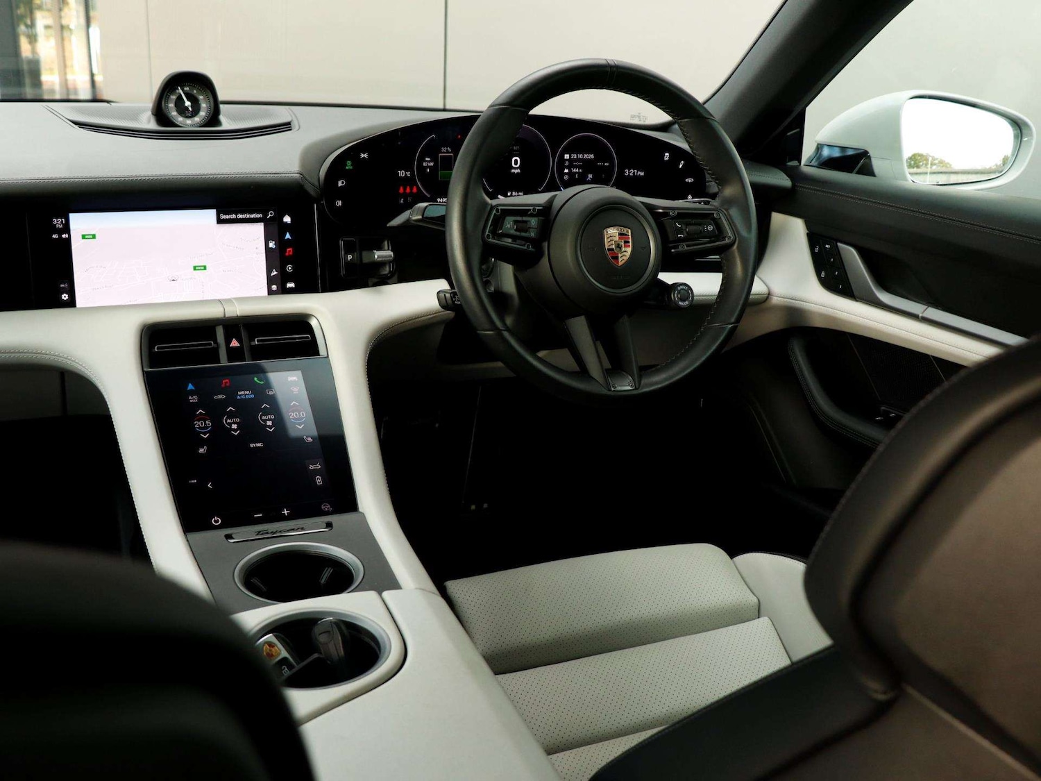 Used Porsche Taycan 2024 for sale - 76390589: Photo 12